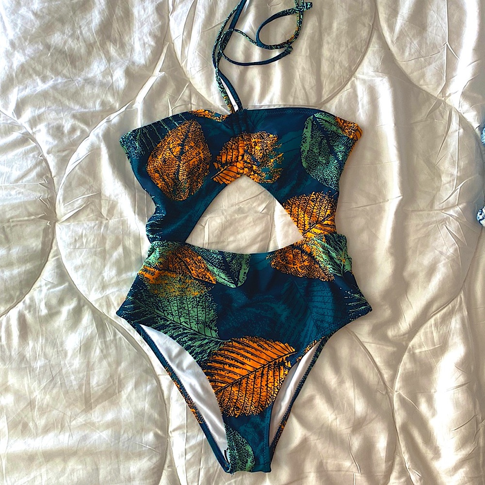 Cupshe Tropical Leaf One Piece Swim Medium Halter Cut Out